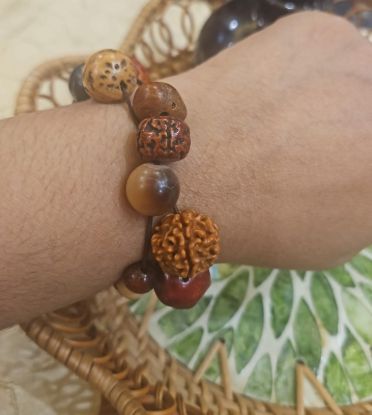 Picture of Elastic bracelet and Rakhi for young boys and men's